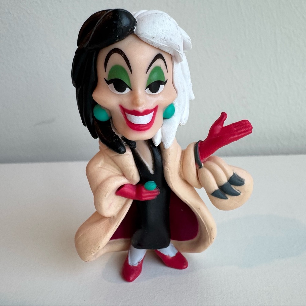 Disney 100 - 101 Dalmatians Character Figure - Cruella de Vil